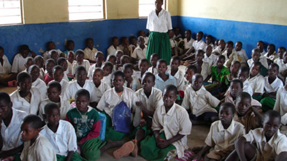 Overcrowded classrooms in Mwanza deter learning - The Citizen