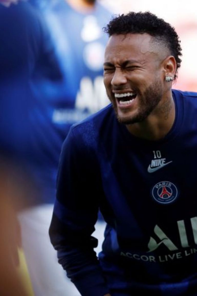 'Time to turn the page' - Neymar scores stunning winner on PSG return