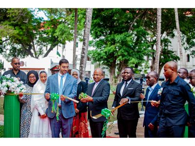 President Mwinyi inaugurates new Mnazi Mmoja gardens